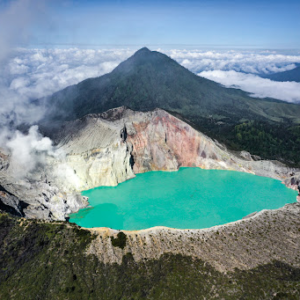 Wisata Kawah di Indonesia